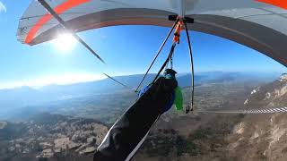 Vol hivernal en deltaplane, depuis le Revard, au-dessus d'Aix-les-Bains