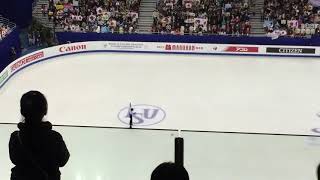 2015.03.27　フィギュアスケート世界選手権　羽生結弦　演技後のプーさんの雨