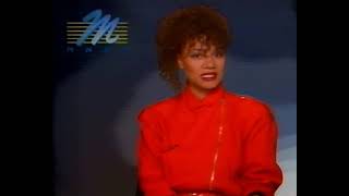 Mnet Presenter introducing Dubbed Deliverance in Afrikaans (1989)