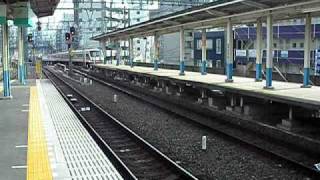 曳舟駅を通過する東武250系「りょうもう」