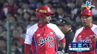 20151114 4局上 古巴隊Yulieski Gurriel 擊出右外野一壘安打