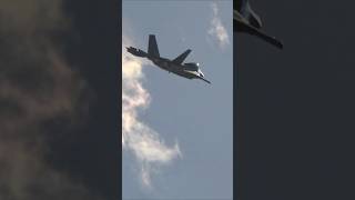 【えっ、これどうなった！？】さすが世界最強戦闘機F-22 これまで見た中で一番面白い機動 良く踏みとどまるな、これで無事なんだから凄いよね