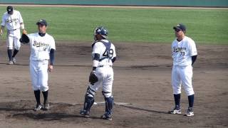 130525　オリックス　古川投手の投球練習を見守る　小林雅英コーチ　神戸サブ