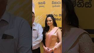 (සුරූපී නිළියෝ 265/300) Udari Warnakulasooriya in Asu film grand premiere #deshanv