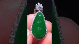 满色葫芦吊坠，福禄吉祥。玉质细腻，色辣完美#翡翠#jade