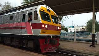 Hitachi 4507 ทำขบวนรถด่วน ขบวนที่52 ออกจากสถานีนครลำปาง 2/4/61