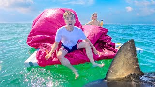 Surviving STRANDED In The MIDDLE Of The OCEAN