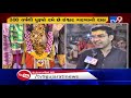 on 7th day of navratri only men can play garba in jalanijar of jamnagar tv9gujaratinews