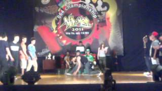 064 - 2011 - Top 8 - Street Crew vs Crazy Team.mp4