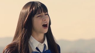 Ayami Nakajo, performed her beautiful acoustic voice in the movie \