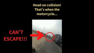 Head-on collision! That's when the motorcycle...😭😭 / 正面衝突寸前！その時バイクは。。。 #Shorts