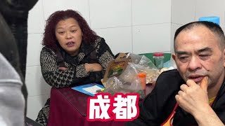 挑战用200元刮刮乐在成都换一顿晚饭，这连山回锅肉真香啊。