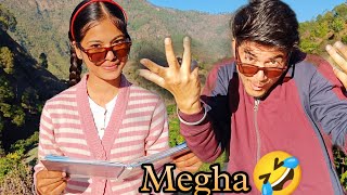 आंँखों में काल चश्म पैरी 🤣( Megha ) !! Dance Cover !! New Kumaoni Song 2022 || Garhwali DJ Song 2022