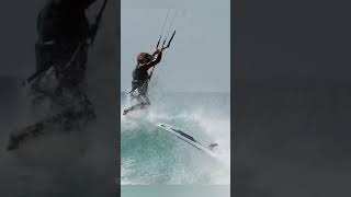 Wiiii 🤪 Kitesurf whipeouts