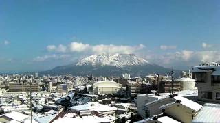 雪を纏った桜島 （2011年1月1日）