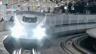 【Too close】Watch the Tokaido Shinkansen passing by at high speed at Atami Station