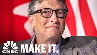 Bill Gates’ Net Worth Is More Than His Weight In Gold | CNBC Make It.