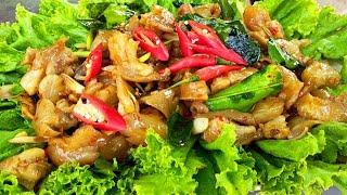 មុខម្ហូបឆាម្ទេសសរសៃកែង/Chili peppers dish, special taste and delicious