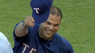 MIN@TEX: Pudge brings out the lineup card for Texas