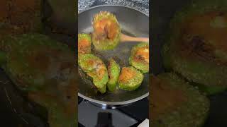 Frying sticky rice cakes #cambodianfoods #នំអន្សម