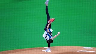 超人ワザ！華麗なる回転投げ！畠山愛理さん始球式 2021/06/12 札幌ドーム