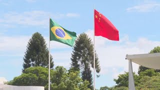 GLOBALink | Xi attends welcome ceremony held by Brazilian president