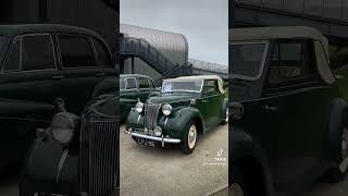 1947 Lanchester LD10 (LPJ 96) and 1953 Daimler Conquest (LSP 404)