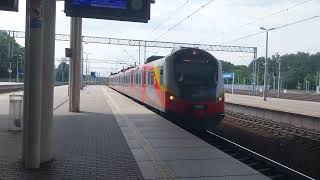 Polregio EN57AL towards Warszawa Wschodnia arrives at Łódź Widzew