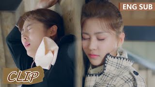 Qianyu falls along with her love rival. | [Forget You Remember Love] Clip EP28(ENG SUB)