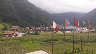 Uzungöl'ün manzarası