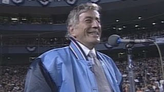 WS1998 Gm1: Tony Bennett performs prior to game