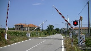 Spoorwegovergang Torazza (I) // Railroad crossing // Passaggio a livello