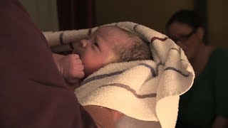 Childbirth in a birthing center - Teaser