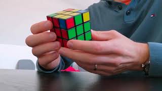 Je résous le Rubik's Cube en moins de 10 minutes