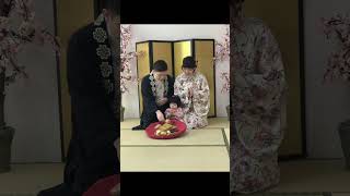 芙朵的日式抓周趣#抓周 #cute #萌娃 #親子