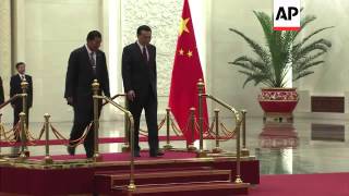 Chinese Premier Li Keqiang and Cambodian Prime Minister Hun Sen meet