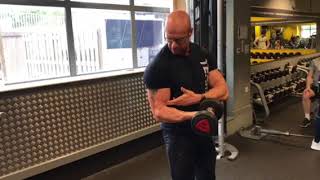 T4 Training - dumbbell bicep curling