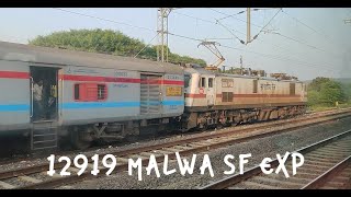 12919 Dr Ambedkar Nagar Shri Mata Vaishno Devi Katra Malwa Superfast at Sant Hirdaram (Bhopal)