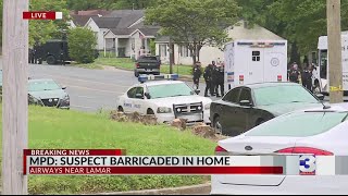 Suspect barricaded in house on Airways, police say