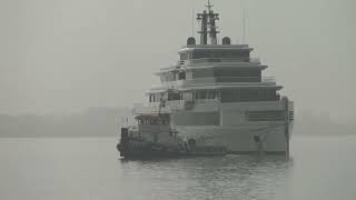 25-02-2025 Binnenvaart Lelystad, en een jacht van feadship Makkum