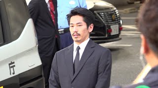 俳優の永山絢斗被告が保釈　「申し訳ありません」と謝罪　大麻所持事件