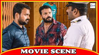 കസ്റ്റംസ് ഓഫീസർ എന്താണ് പറഞ്ഞത് - Kunchako Boban \u0026 Jaysurya Action Scene || Malayalam Action Scene