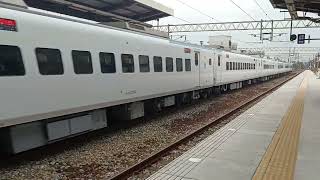 板新直達 131次EMU3000型新自強號往潮州通過湖口站 (1147次區間車待避)