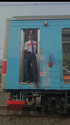 Foto Masinis Dan Csot Krl Masinisramah Shorts Youtube