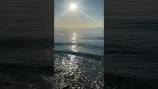 Mesmerizing Ocean Waves🌊Sunlight over Peaceful Beach 🏝️ Morning in Paradise☀️☕️💙#oceanwaves #sea