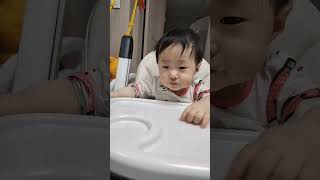 #yogurt 요거트 처음 먹어보는 #아기 👶 찐반응 ㅋㅋㅋ #먹방 #cute #shorts