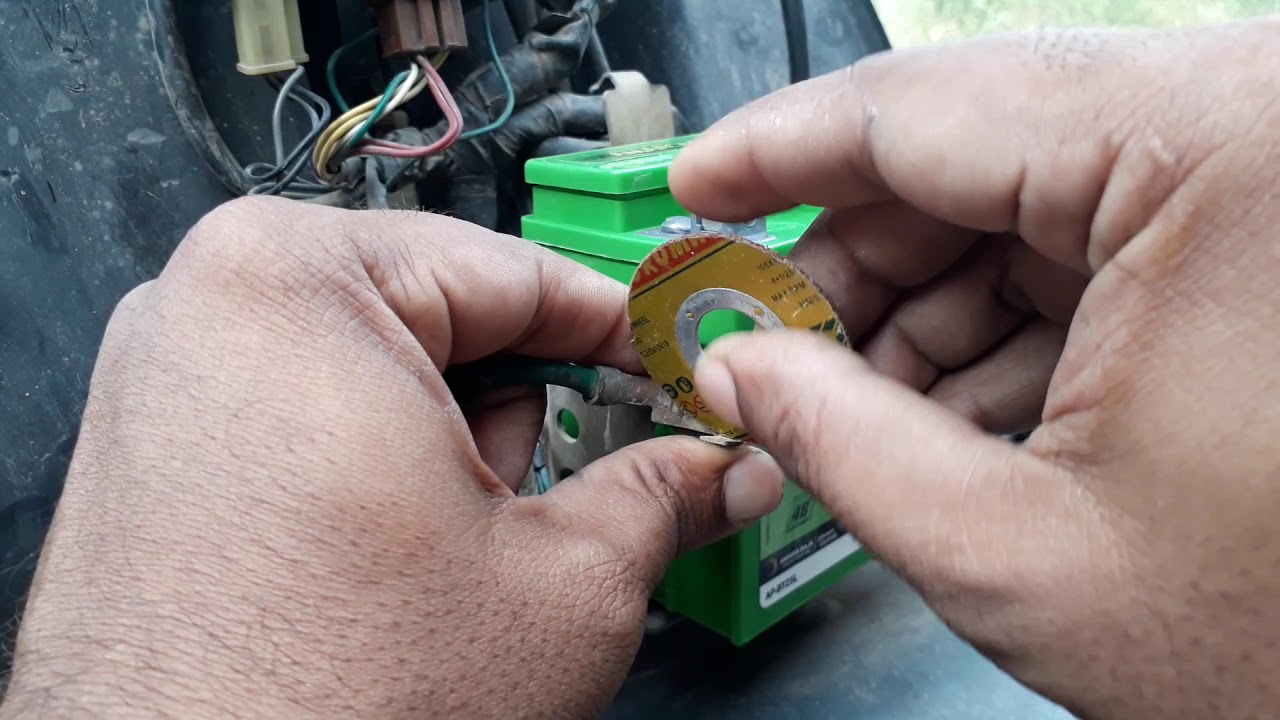 How To Replace Battery Of Motorcycle And Scooter - YouTube