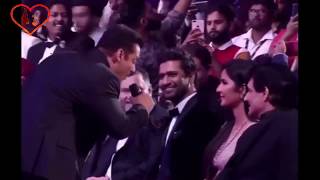 Salman Khan fluting with Katrina Kaif| Salman Khan purpose Katrina Kaif for marriage on live show
