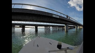 Navigating the Barwon River. Bridge clearance \u0026 Bar crossing.