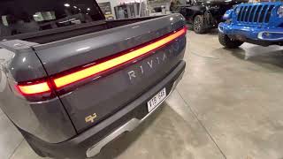 Rivian первый полностью электрический пикап!